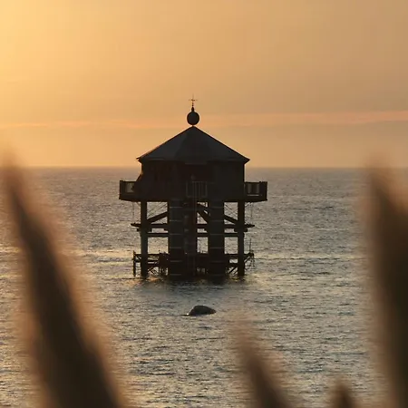 Charming Near Beaches & Center